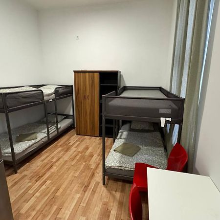 Cozy Corner Apartment Praha Bagian luar foto