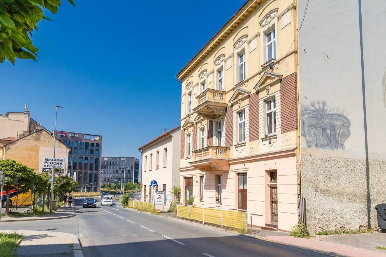 Cozy Corner Apartment Praha Bagian luar foto