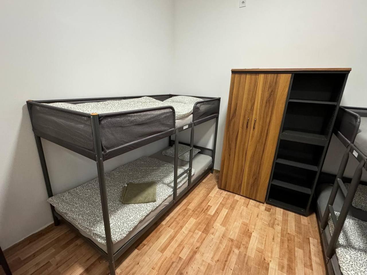 Cozy Corner Apartment Praha Bagian luar foto
