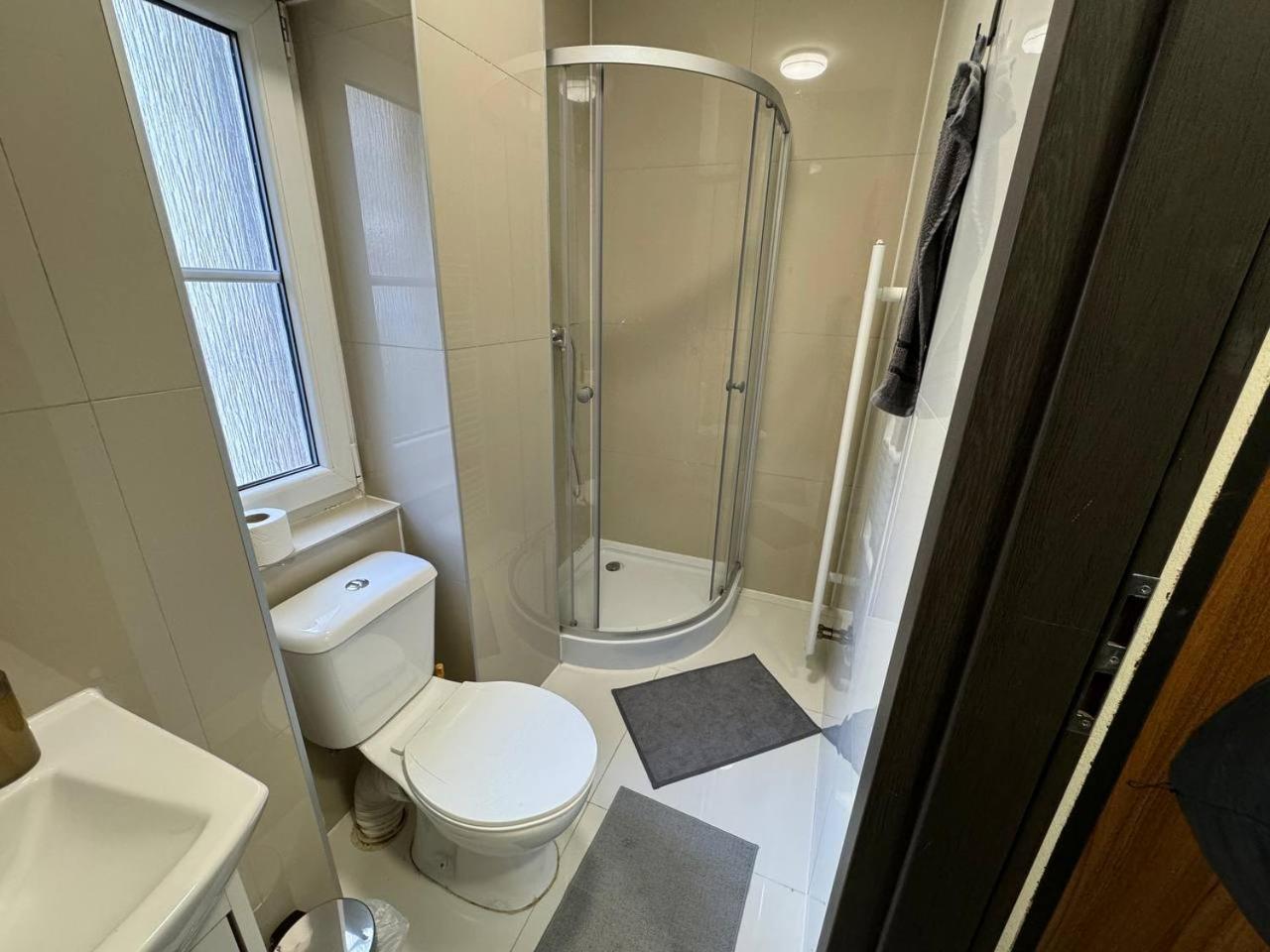 Cozy Corner Apartment Praha Bagian luar foto